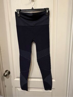 SPANX Black/Charcoal Gray Textured Panel High-Waist Leggings